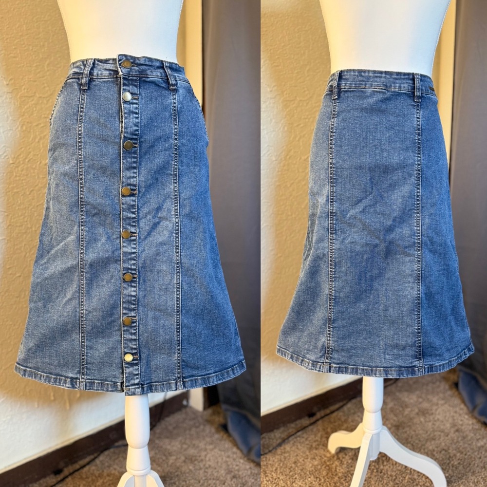 Esteez Women Blue Denim Button Front Midi Skirt A-Line‎ Stretch Size 4